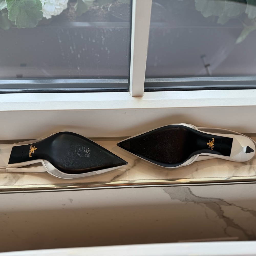 Prada Women's White Pointed-Toe Heels - Picture 6 of 8